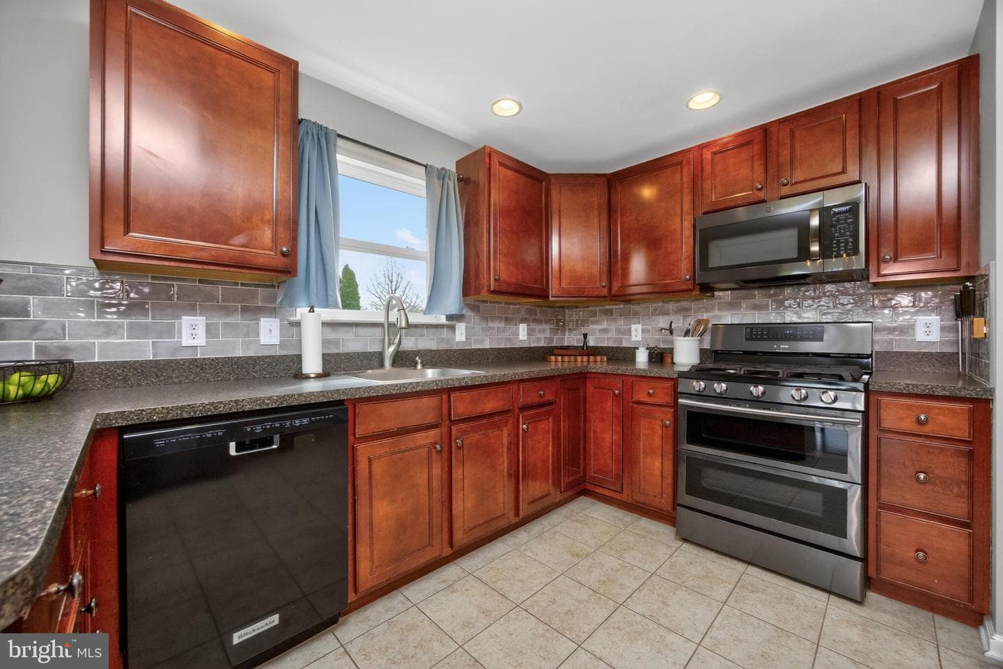 35 Westbury Drive photo 10