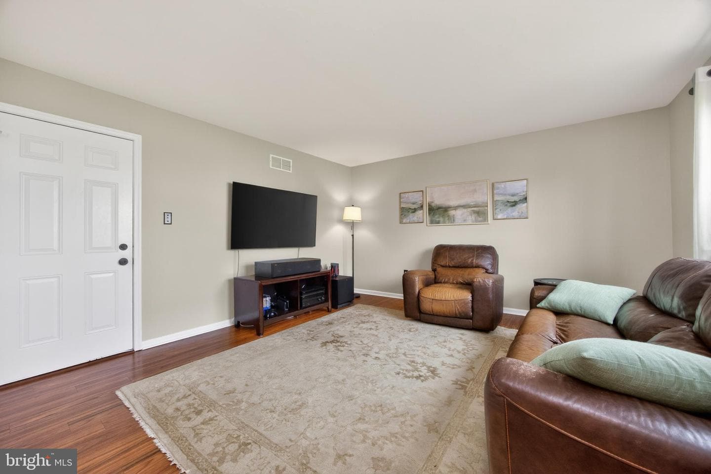 35 Westbury Drive photo 16