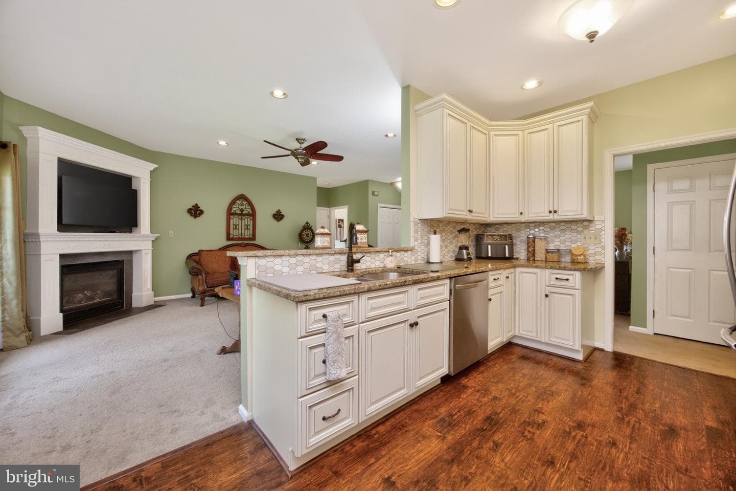 105 William Road photo 20