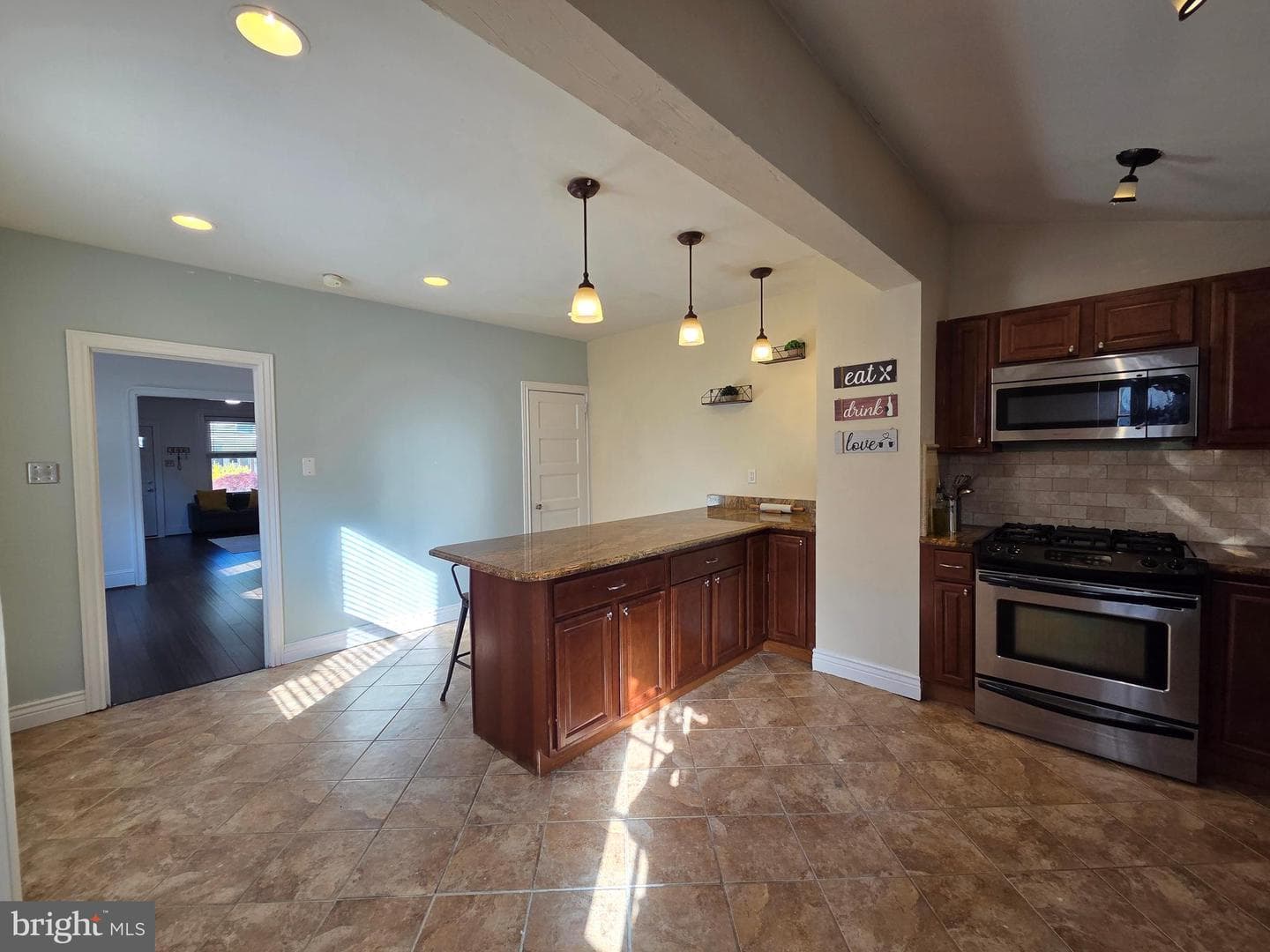 326 Jefferson Avenue photo 13