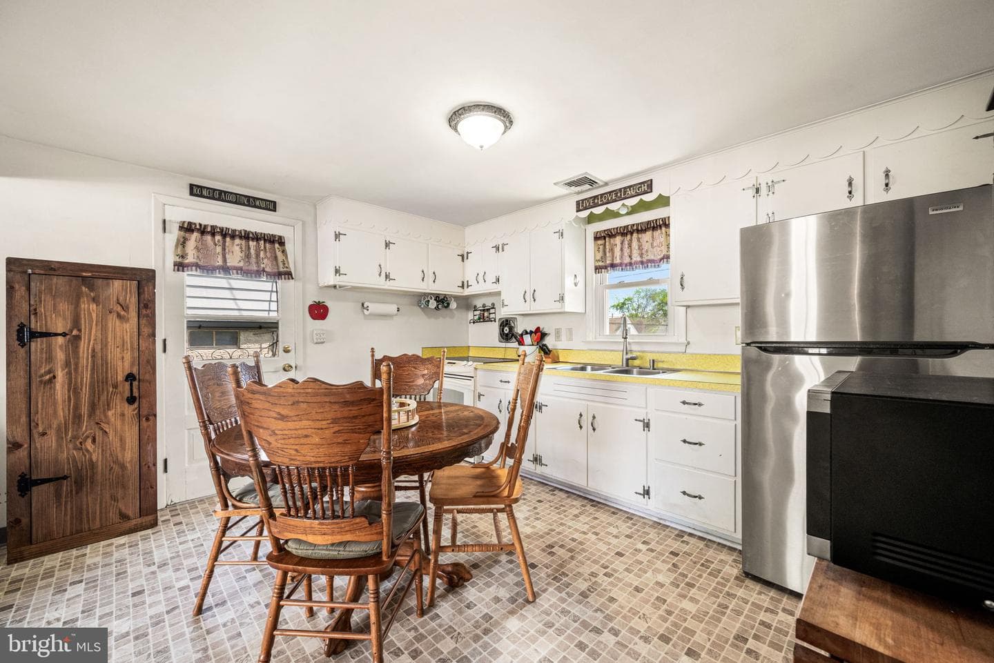 496 Spring Street photo 9
