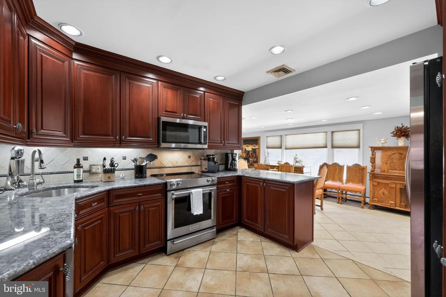 821 Beverly Road photo 18