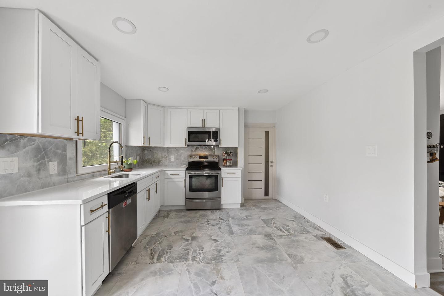 2549 W Church Road photo 14