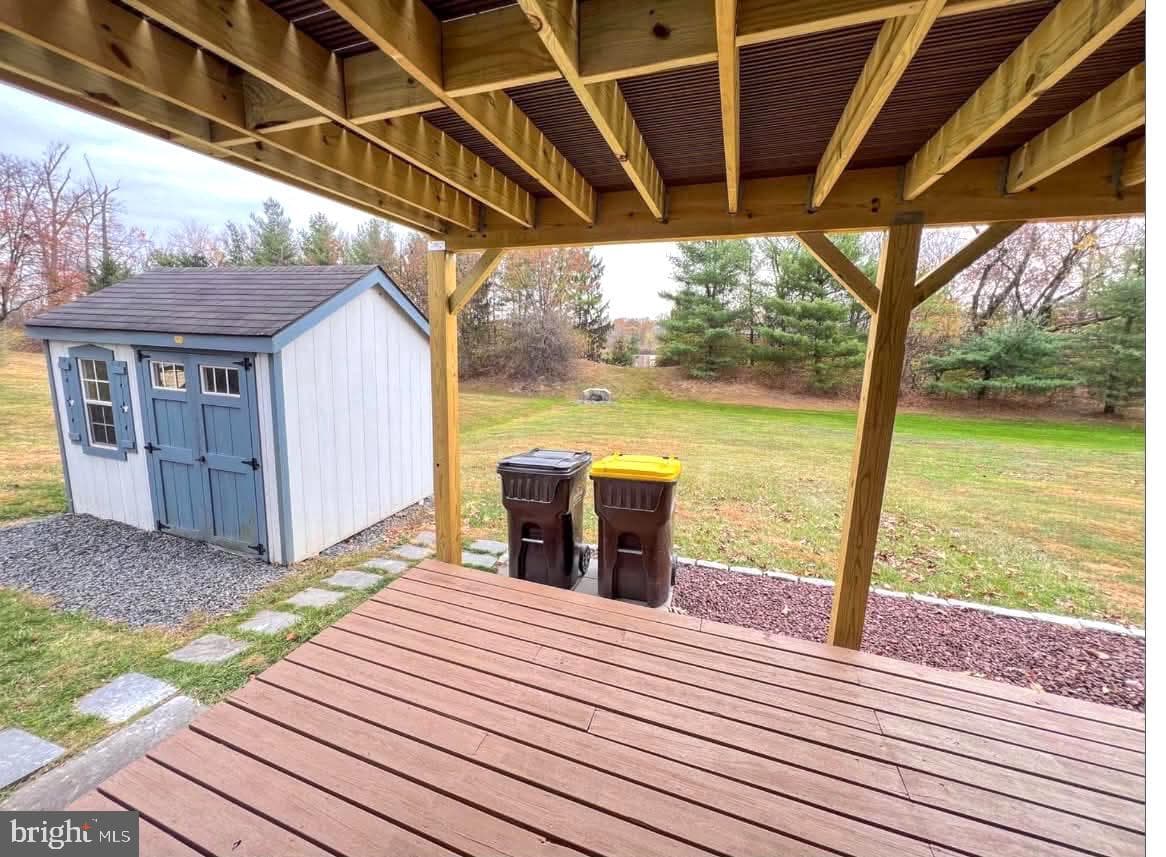279 Lawndale Avenue photo 23