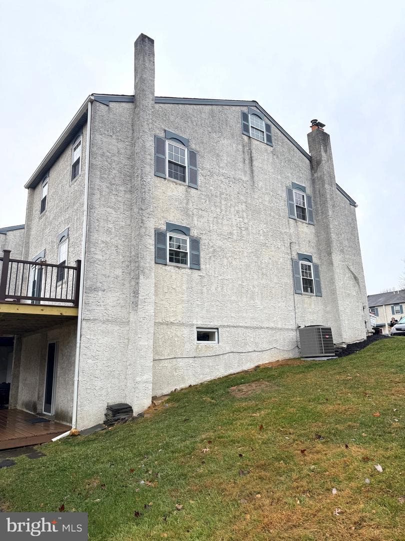 279 Lawndale Avenue photo 3