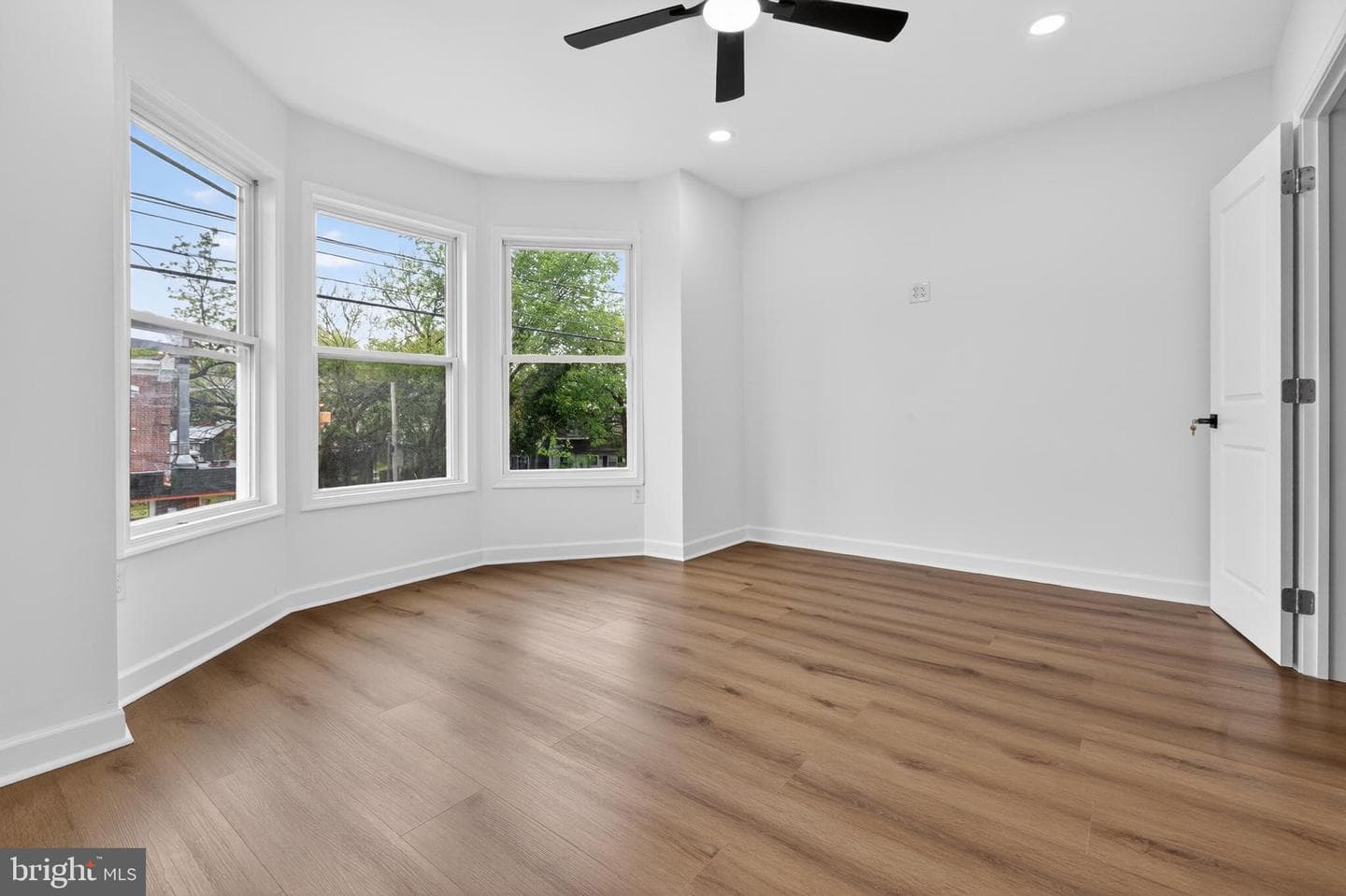 1121 Markley Street photo 30