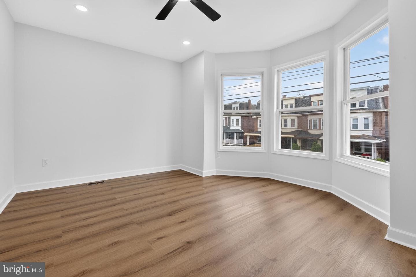 1121 Markley Street photo 31