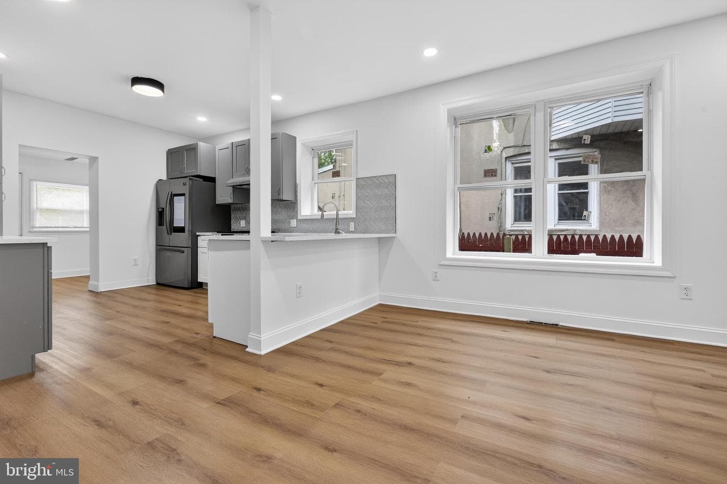 1121 Markley Street photo 5