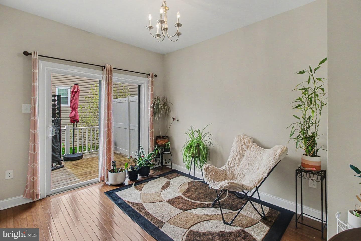100 Arlington Lane photo 12