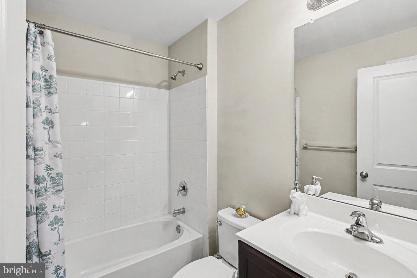 100 Arlington Lane photo 21