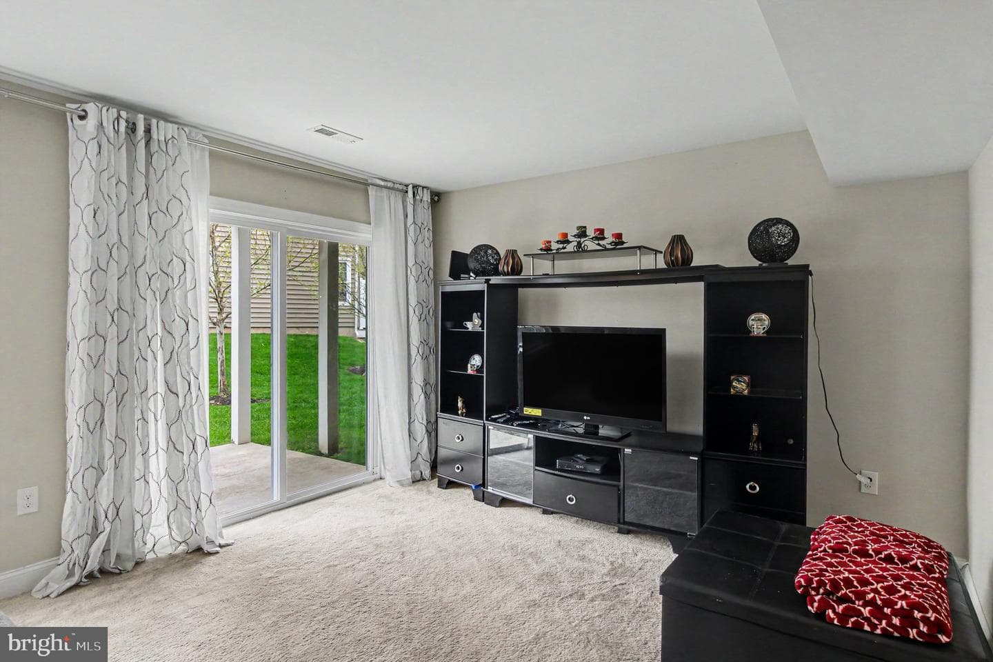 100 Arlington Lane photo 26
