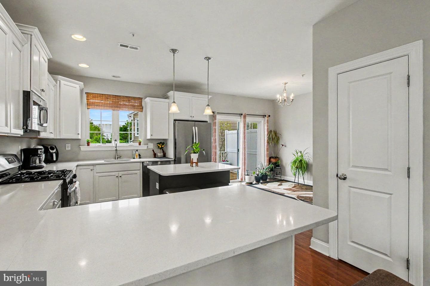 100 Arlington Lane photo 8