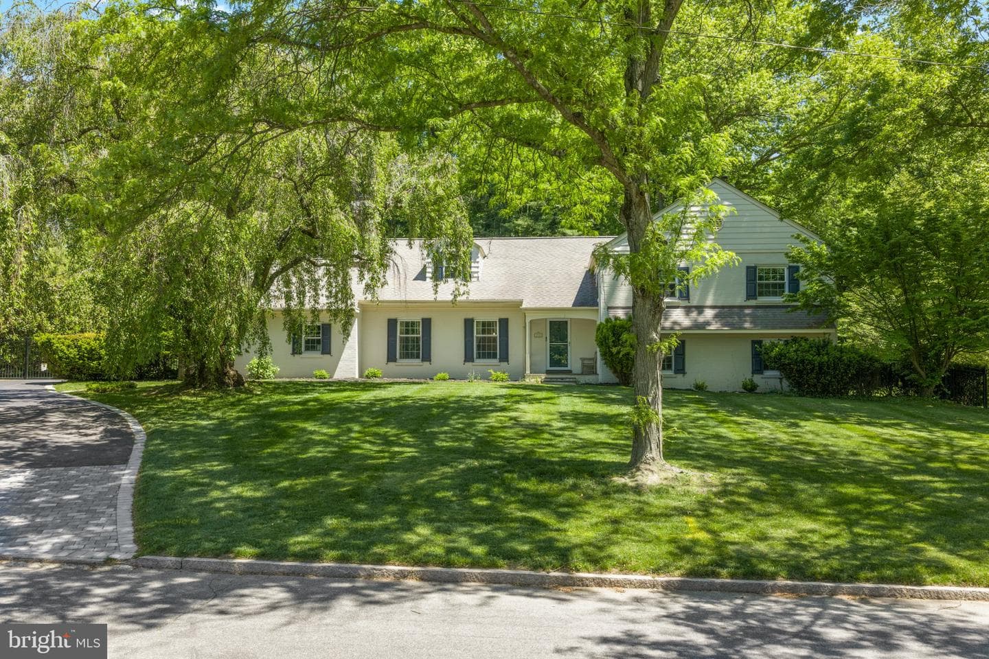 833 Great Springs Road photo 3