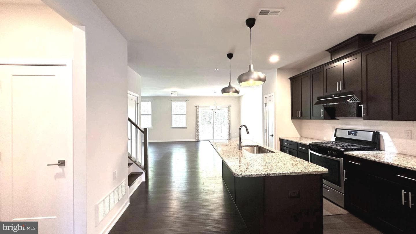 229 Wynstone Court photo 7