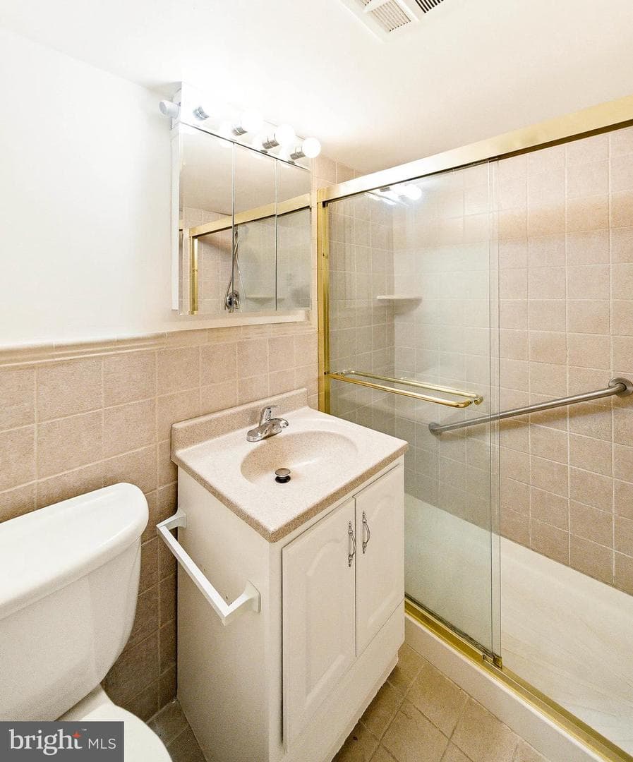 1570 The Fairway #312 E photo 15
