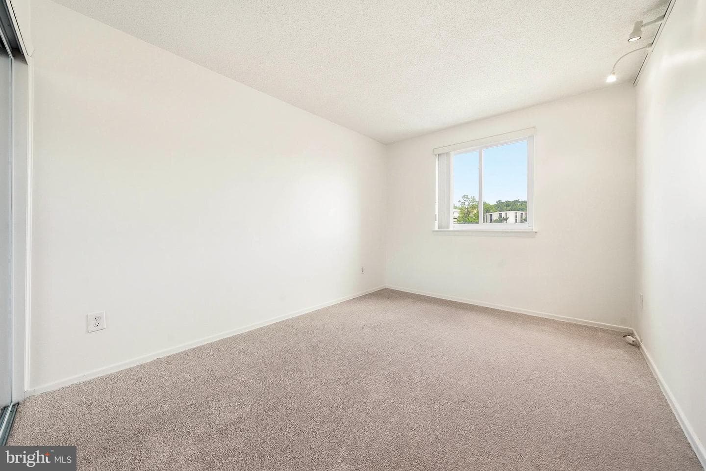 1570 The Fairway #312 E photo 16