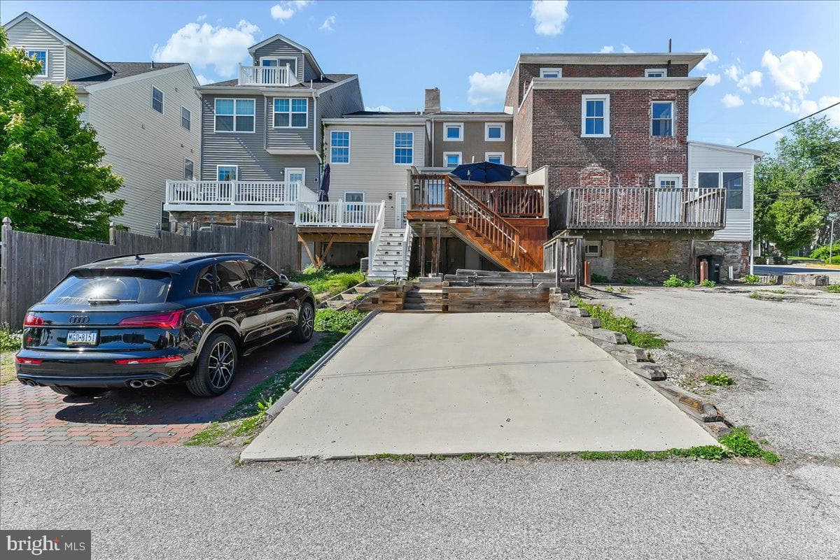 387 E Hector Street photo 28