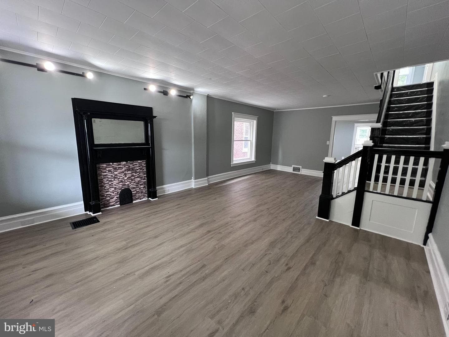 804 Queen Street photo 2