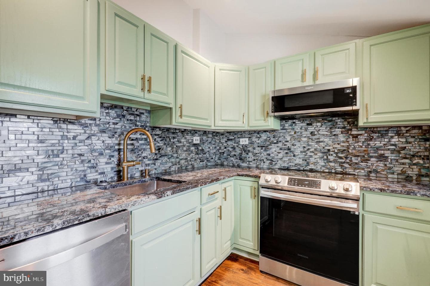 1218 W Airy Street photo 10
