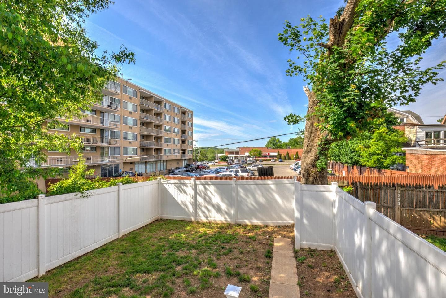 1218 W Airy Street photo 36