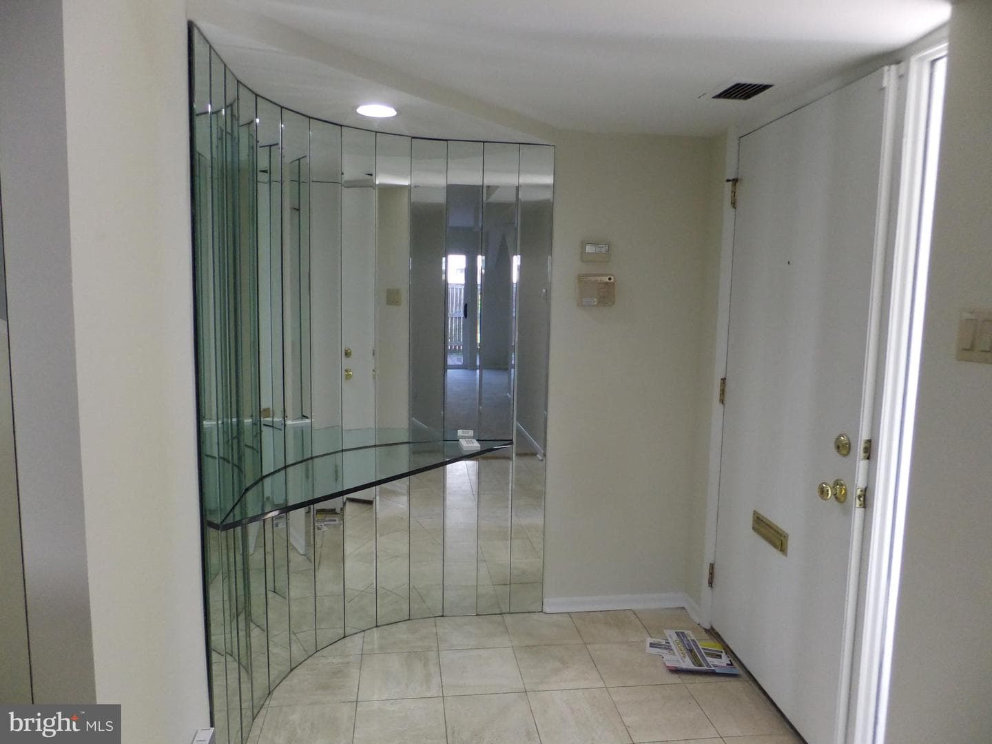 1750 Oakwood Terrace #8f photo 3