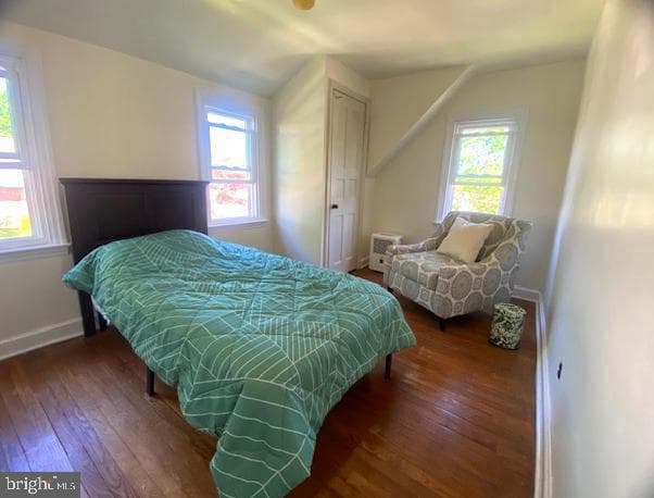 990 N Hills Boulevard photo 10
