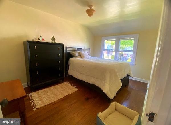 990 N Hills Boulevard photo 9