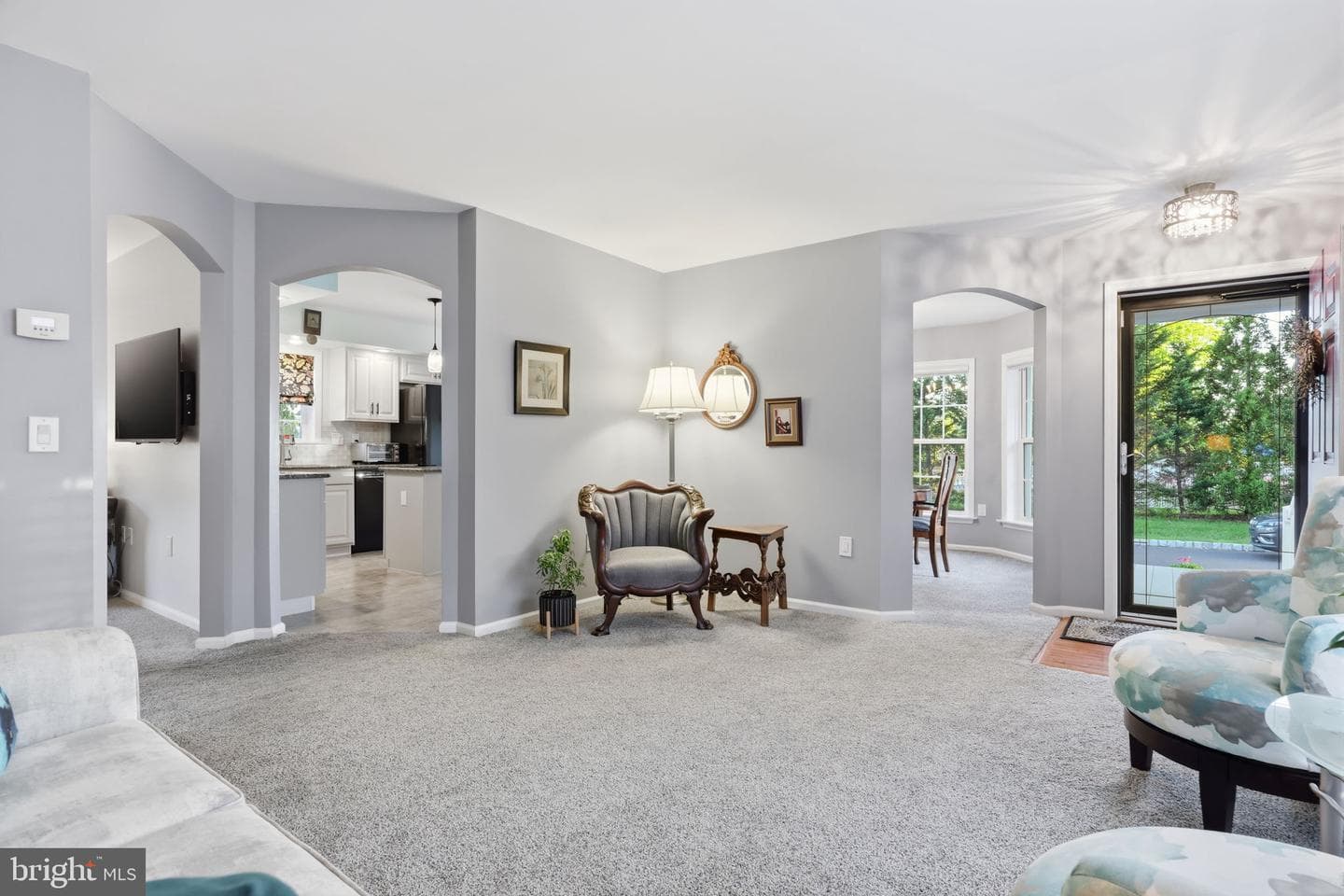 423 Delphinium Way photo 10