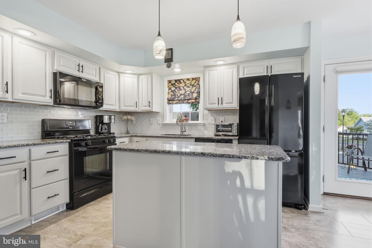 423 Delphinium Way photo 15
