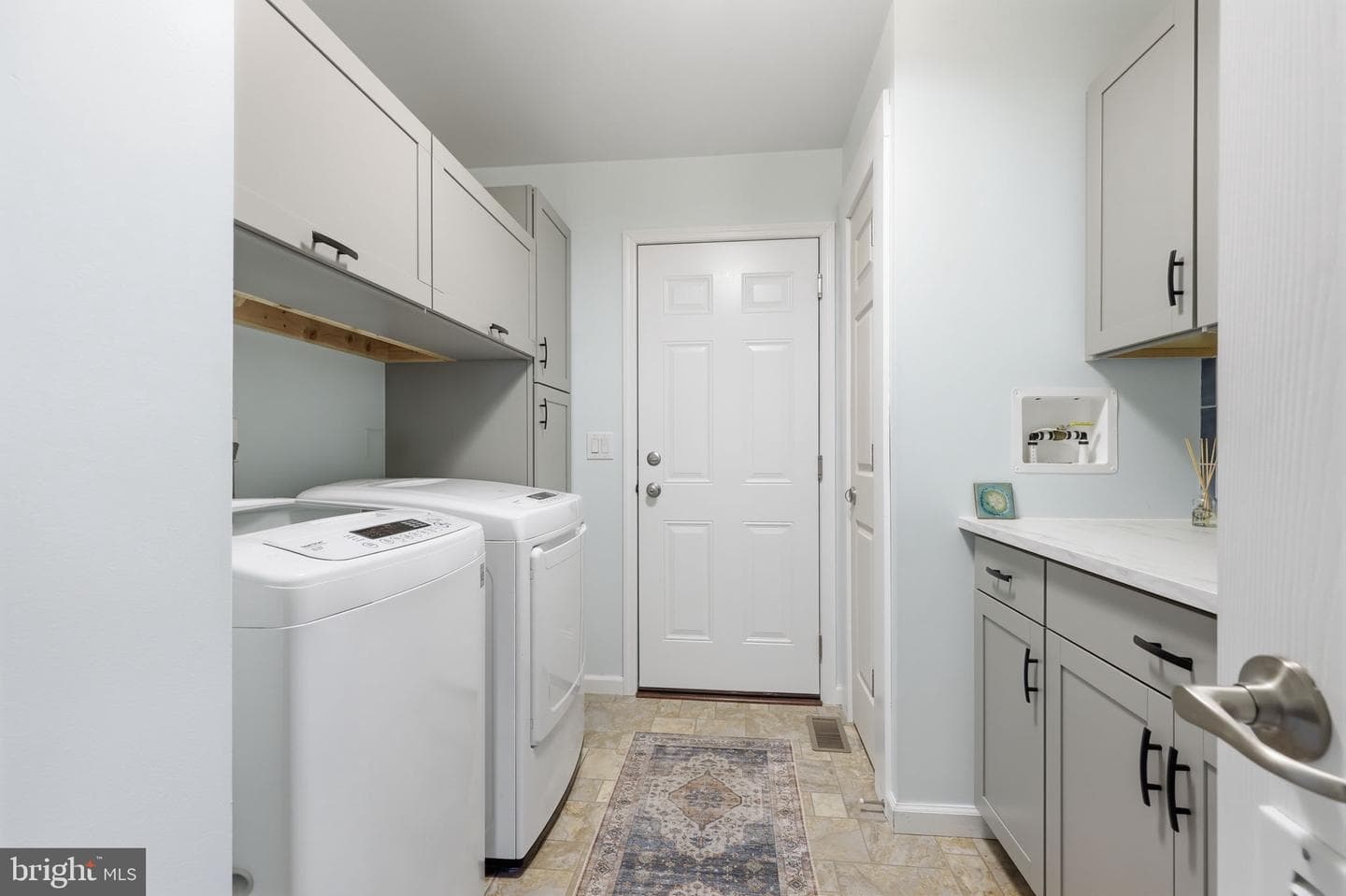423 Delphinium Way photo 28