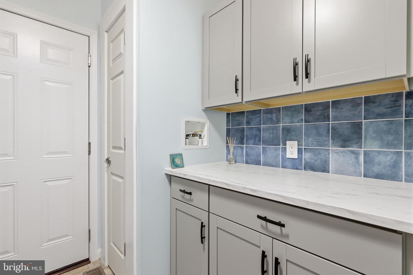 423 Delphinium Way photo 29