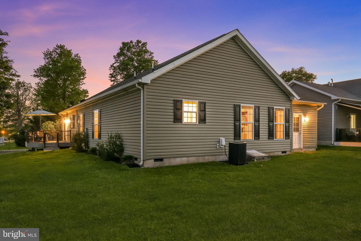 423 Delphinium Way photo 31