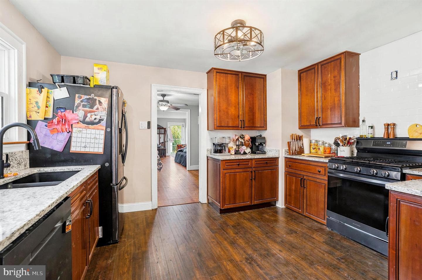 2950 E Walnut Street photo 11