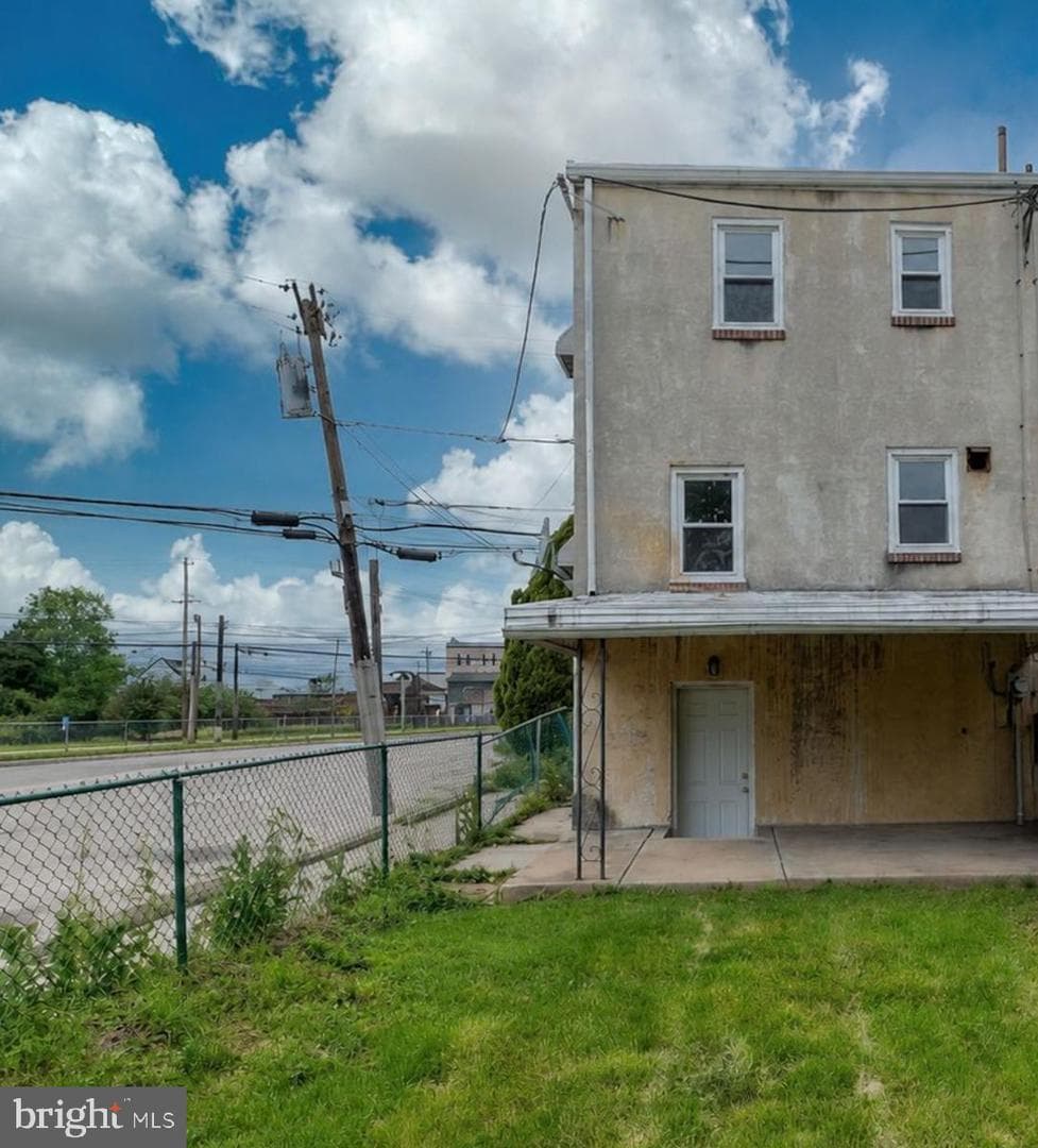 9 David Road photo 28