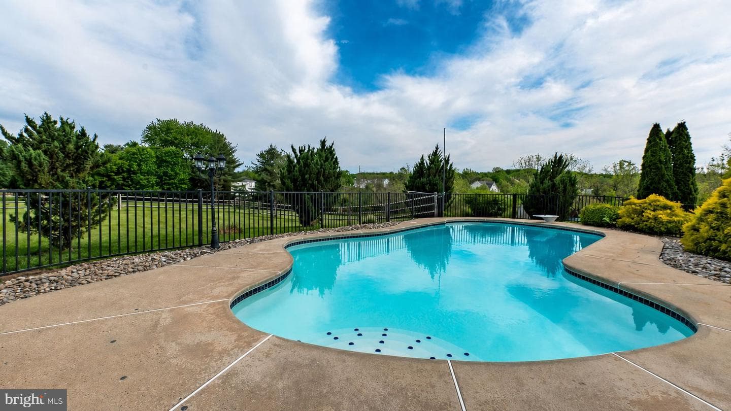 210 Jordan Drive photo 25
