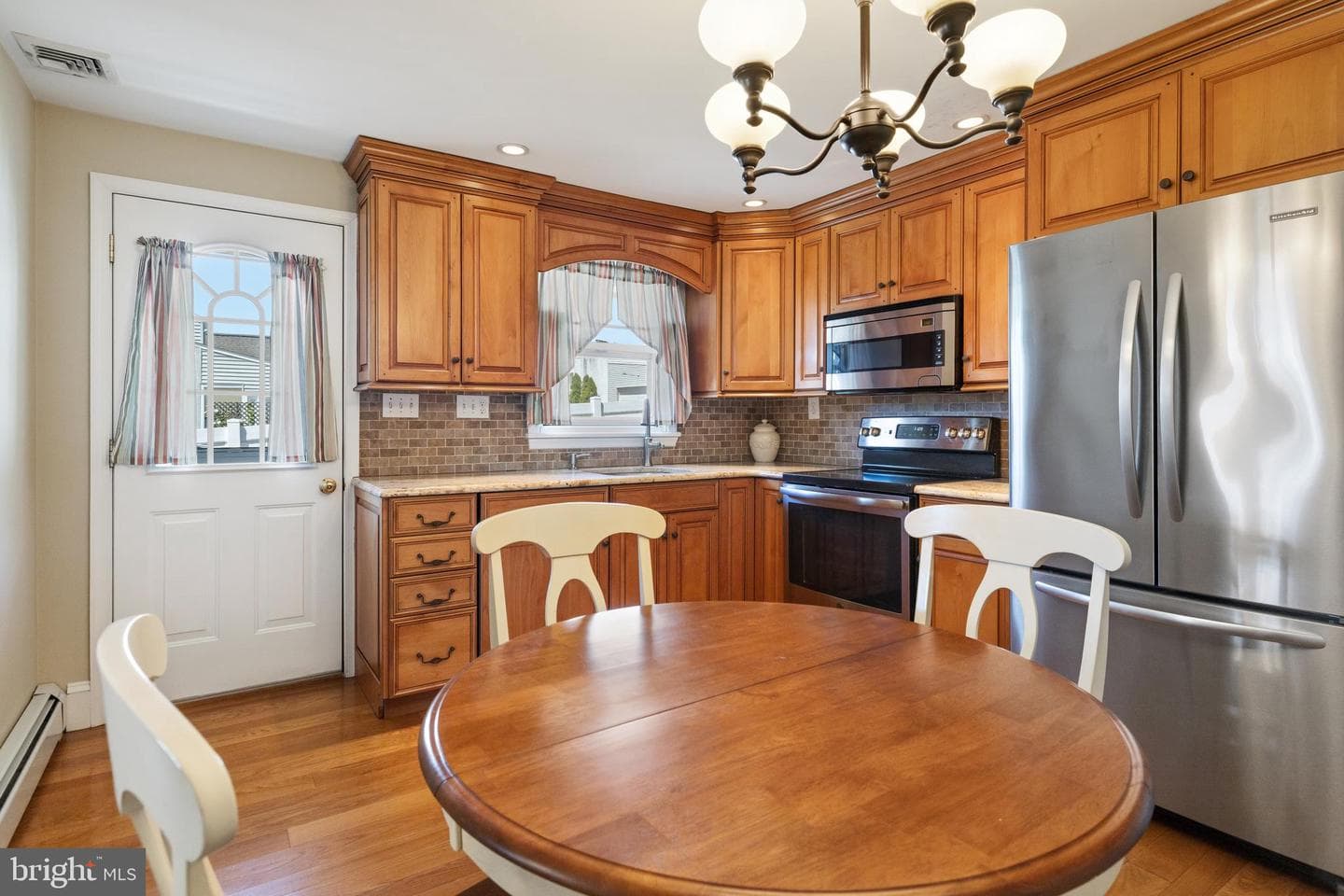 423 Jefferson Street photo 10