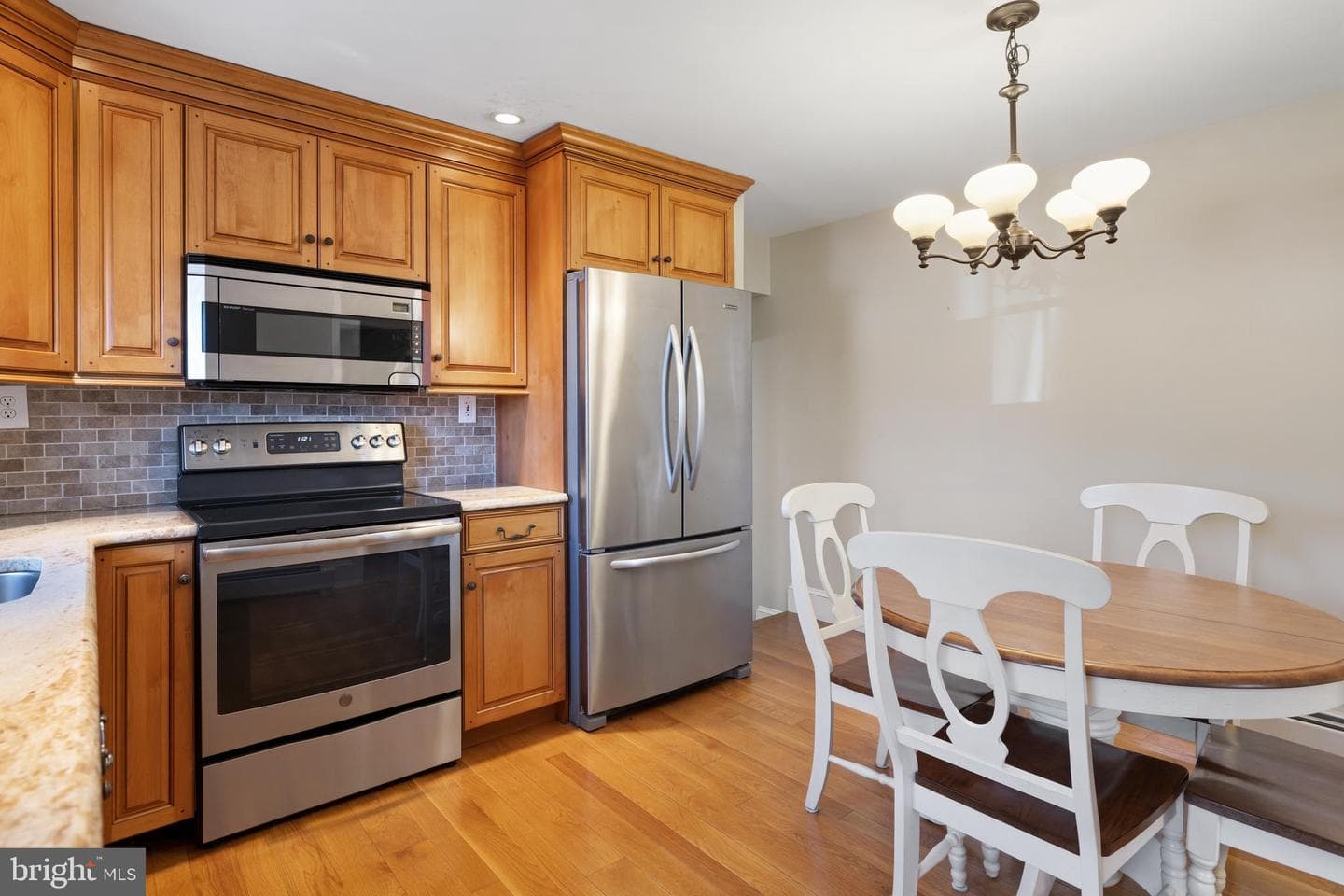 423 Jefferson Street photo 12