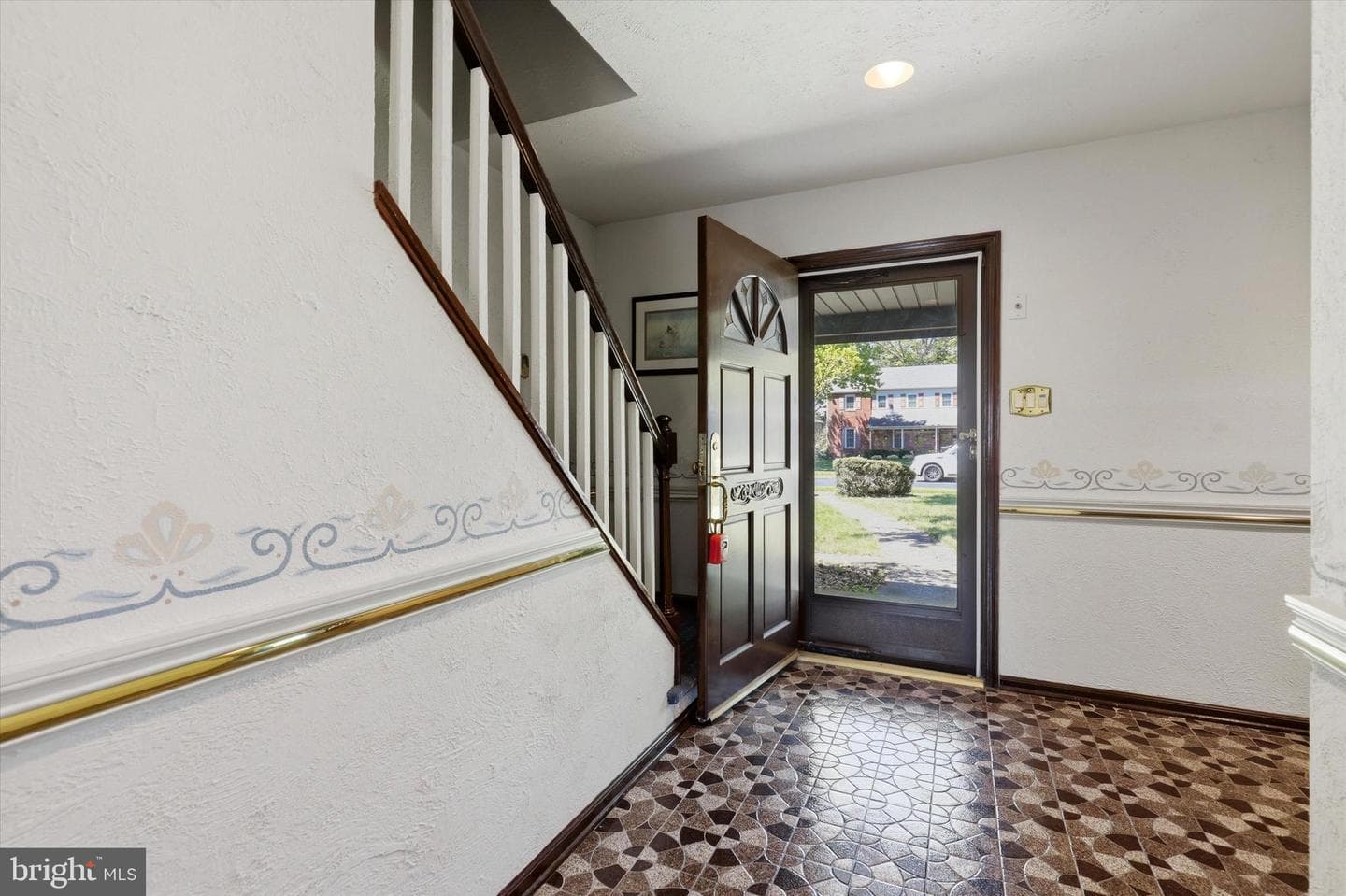 746 Wright Drive photo 4