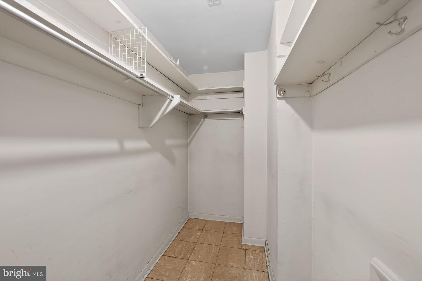 533 Martin Lane photo 22