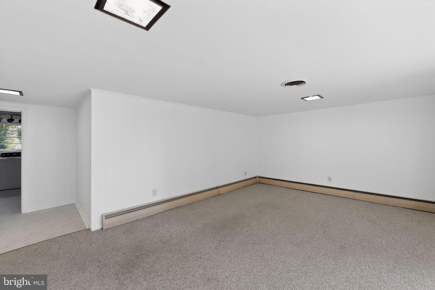 533 Martin Lane photo 30