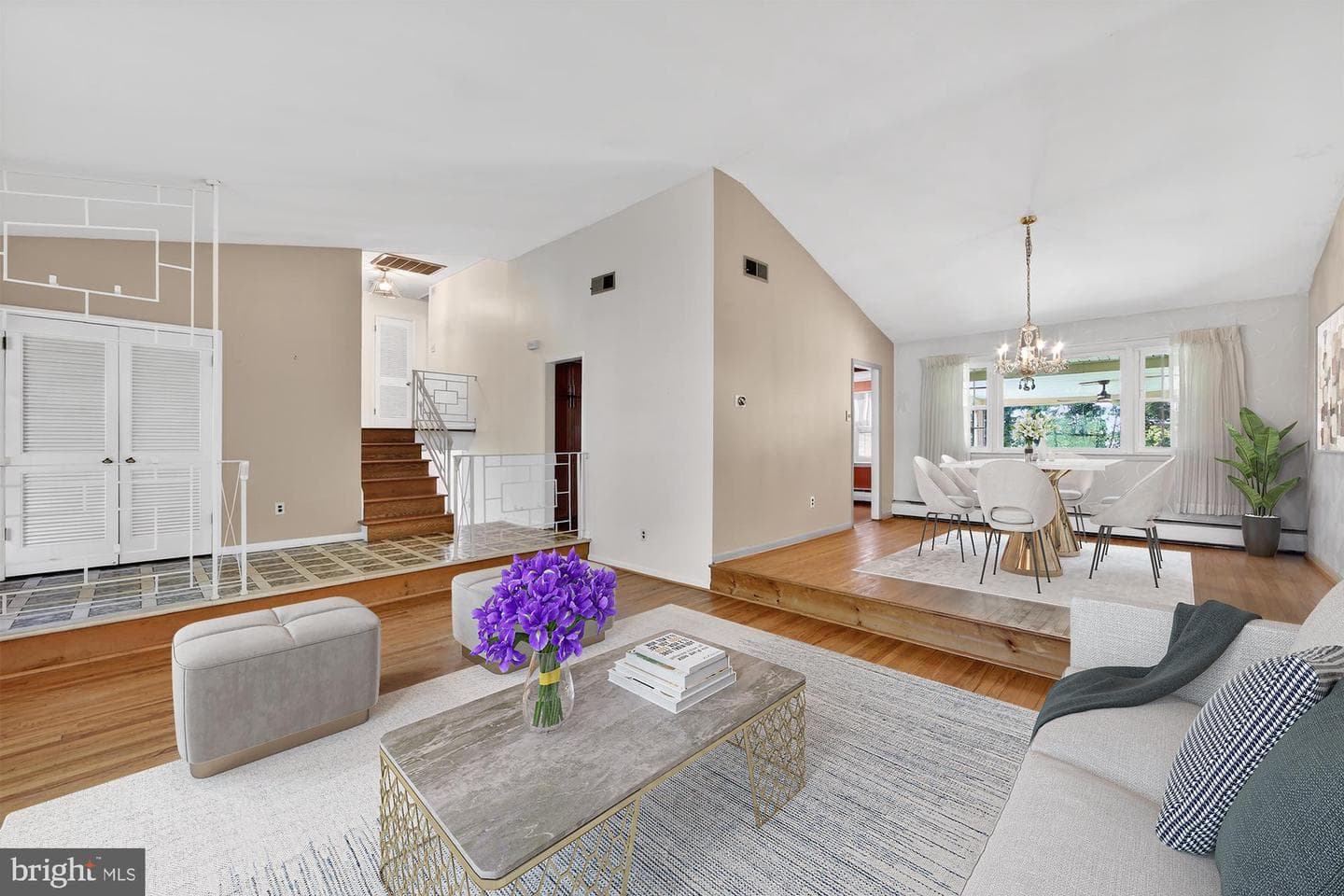 533 Martin Lane photo 5