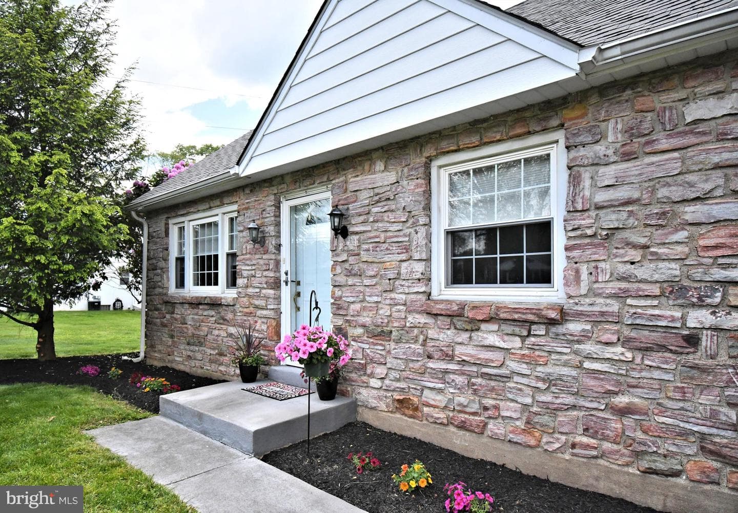 2108 N Line Street photo 4