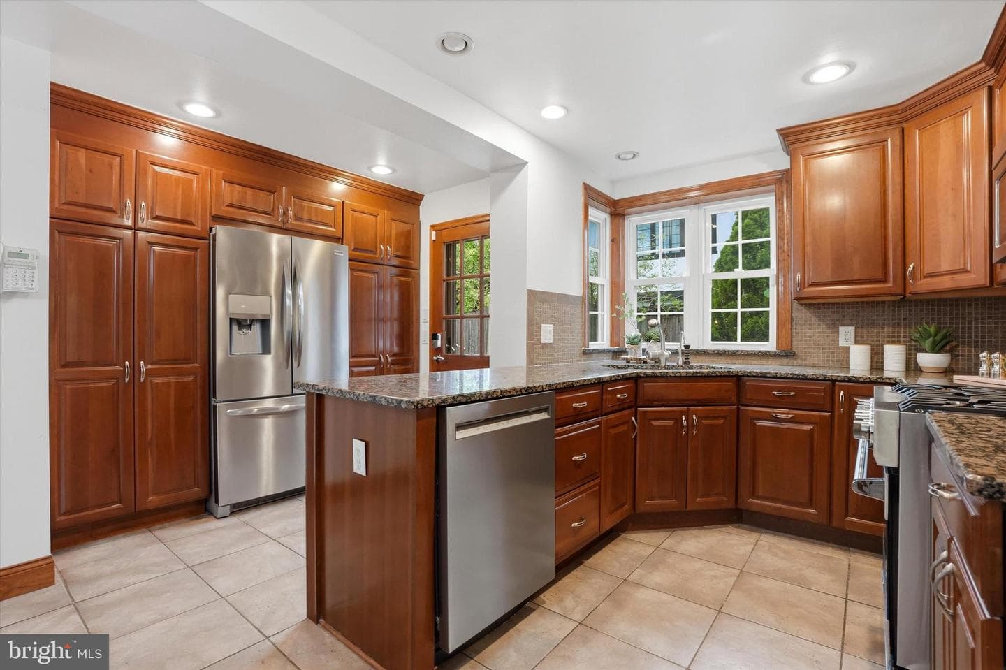 518 Winding Way photo 15