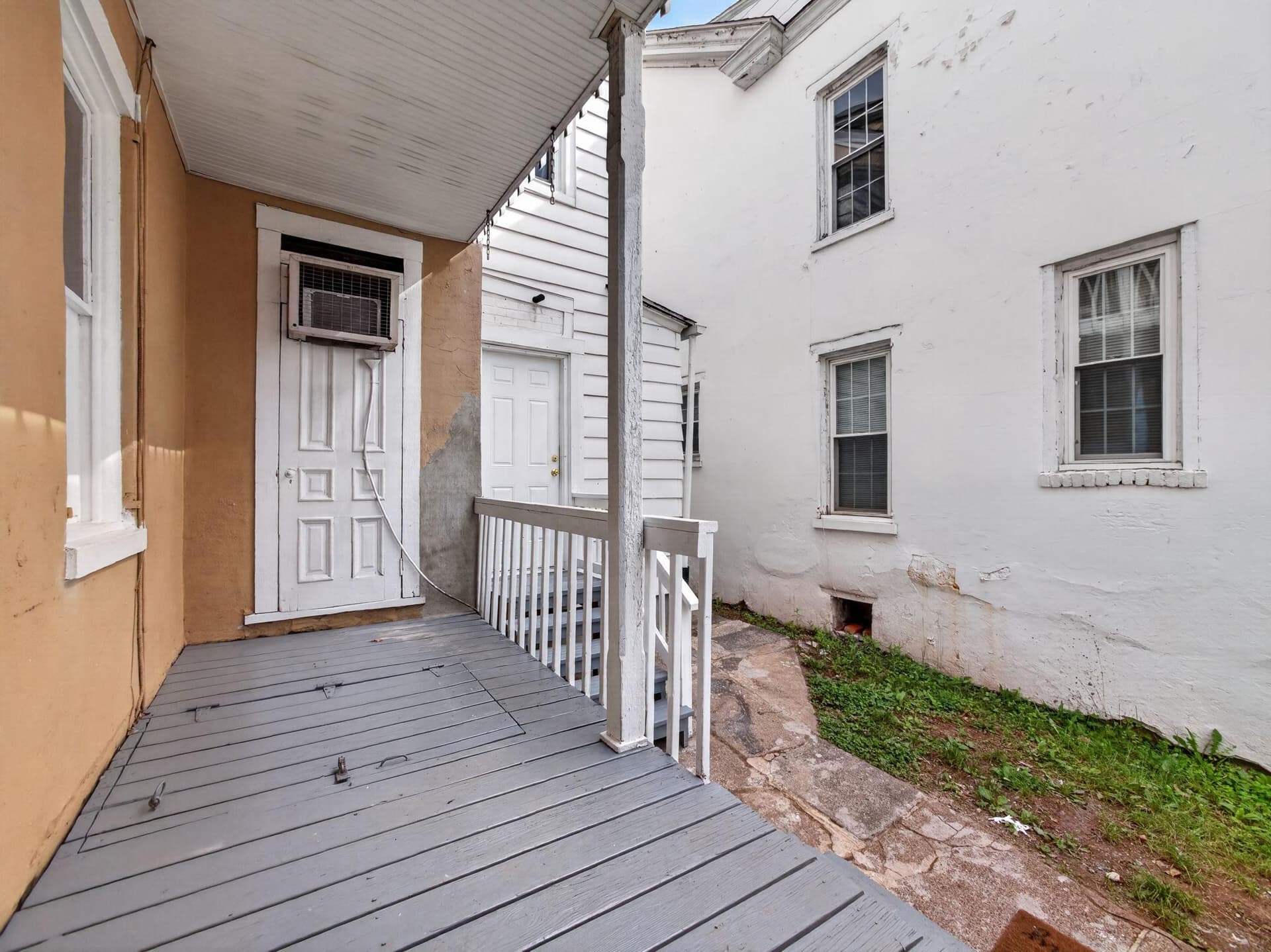 866 E High Street photo 25