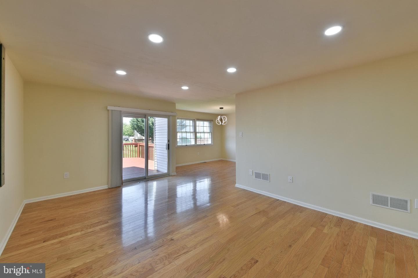118 Jonathan Drive photo 5