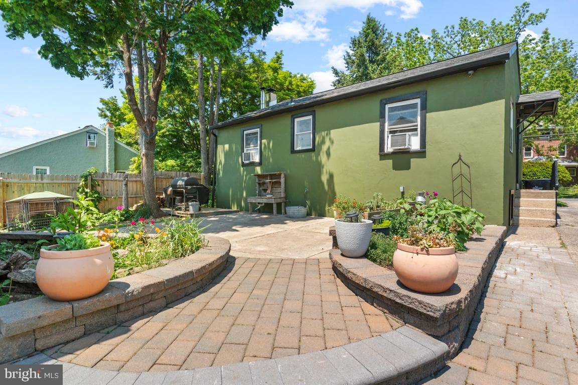 2814 Swede Road photo 4