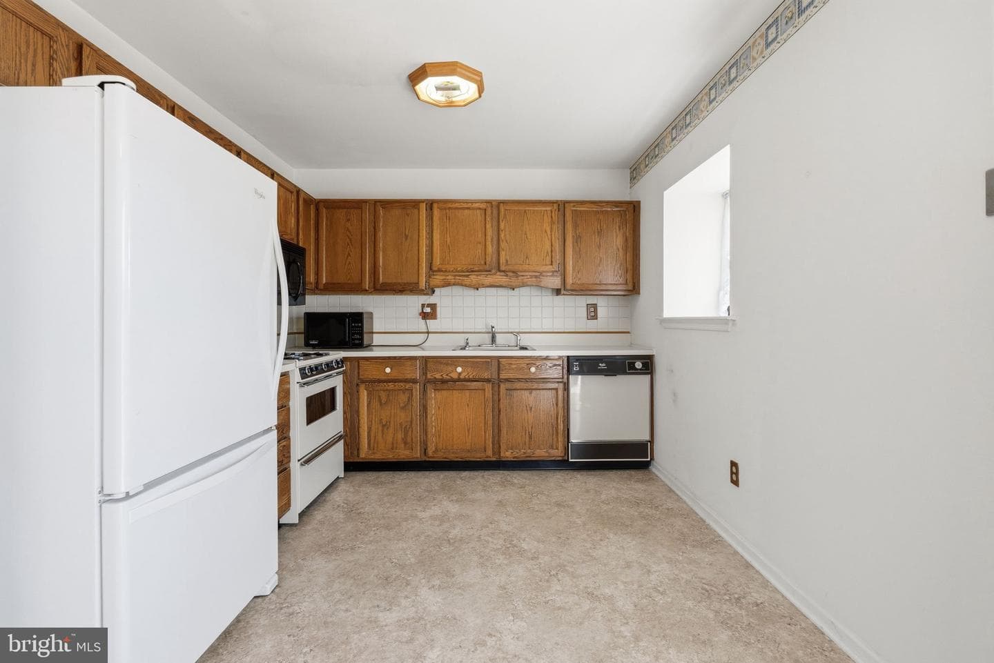 538 Canterbury Road photo 9