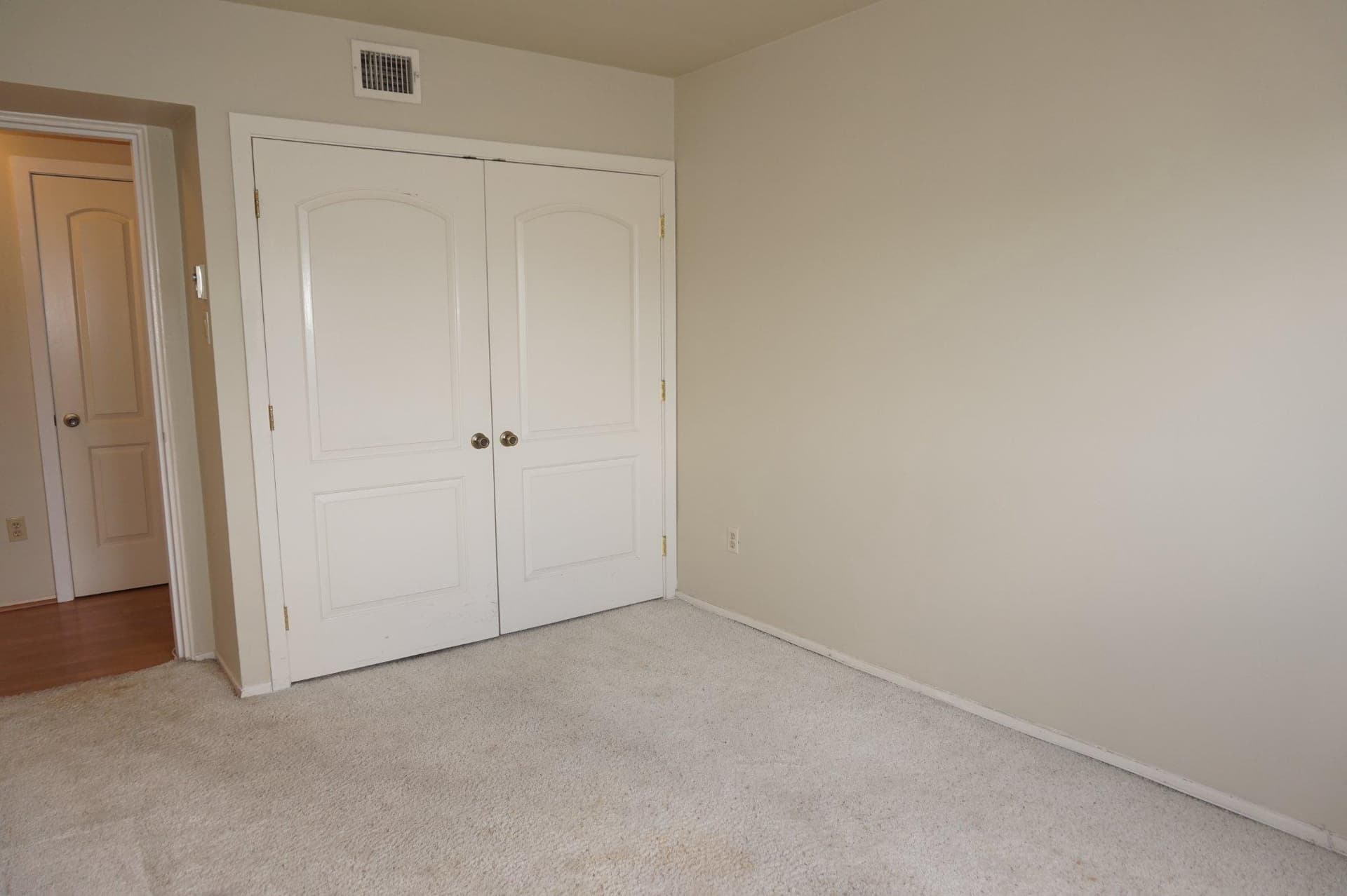 1570 The Fairway #512 E photo 24