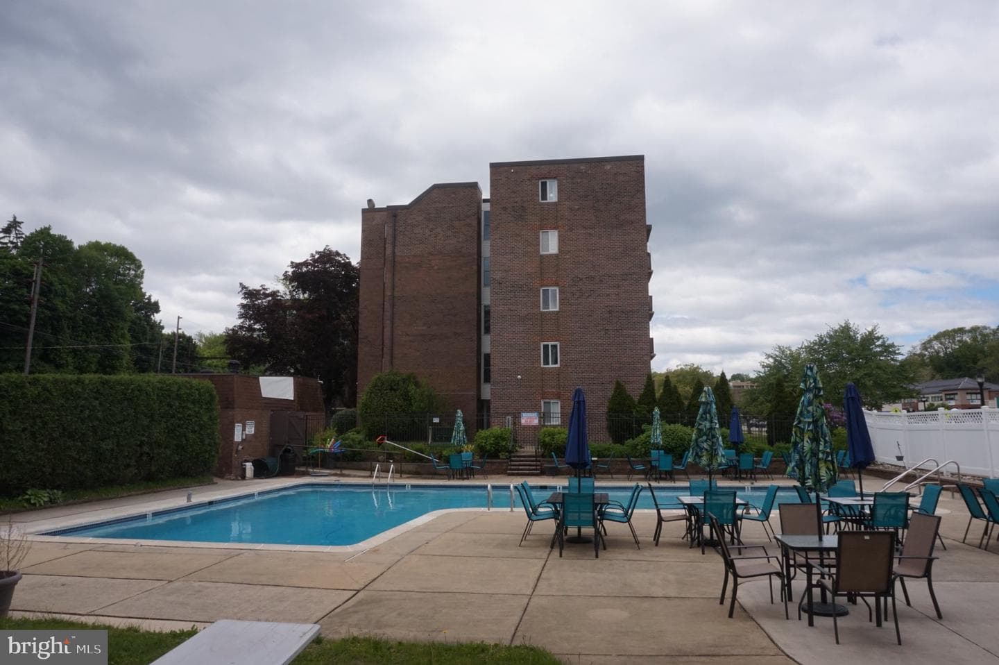 1570 The Fairway #512 E photo 29