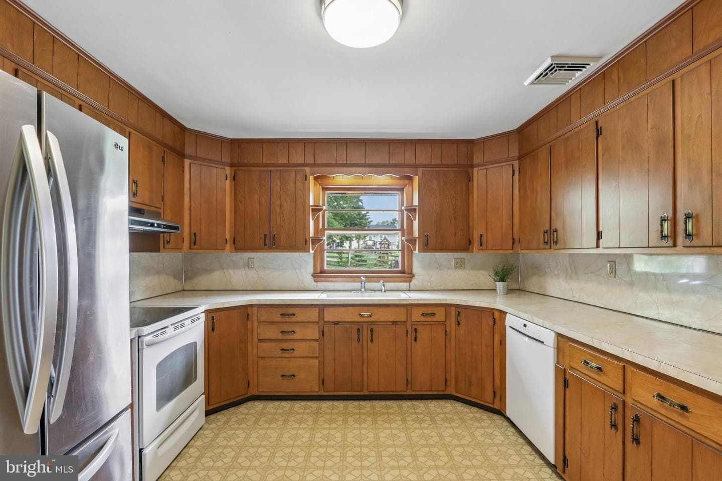 630 Oak Street photo 13